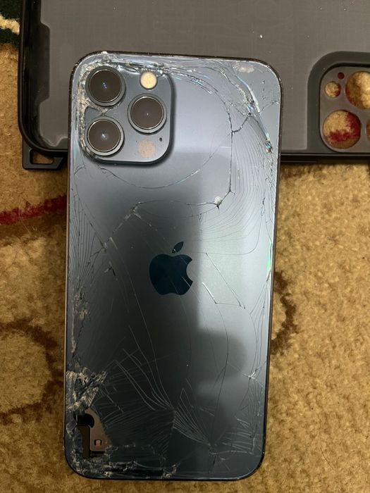 Продаю iPhone 12 pro max в хорошем состоянии