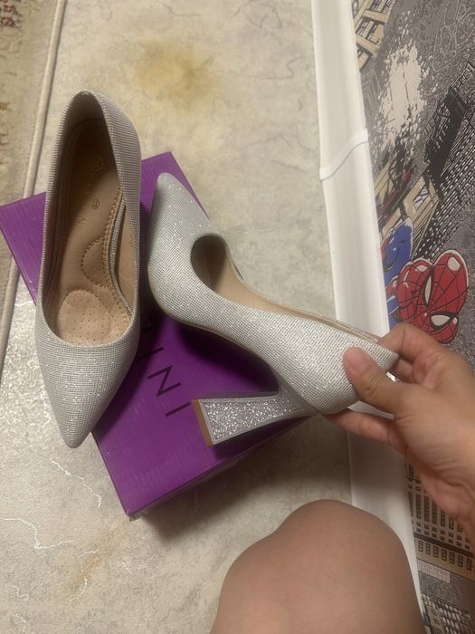 Продам туфли новая. Одевала один раз