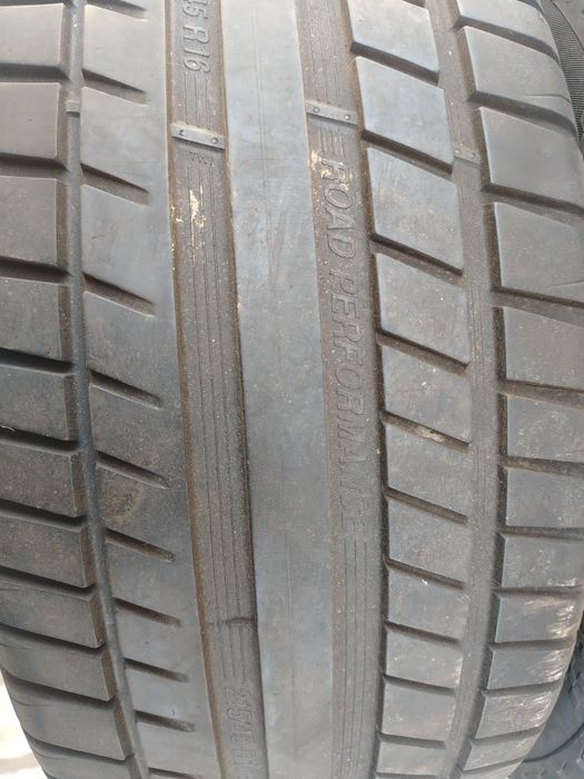 Гуми два броя 215/45/16