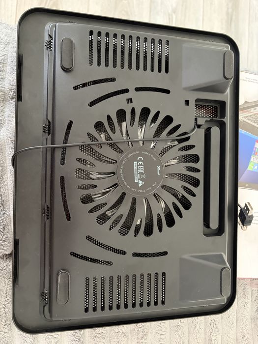 Подставка для ноутубку охлаждающая