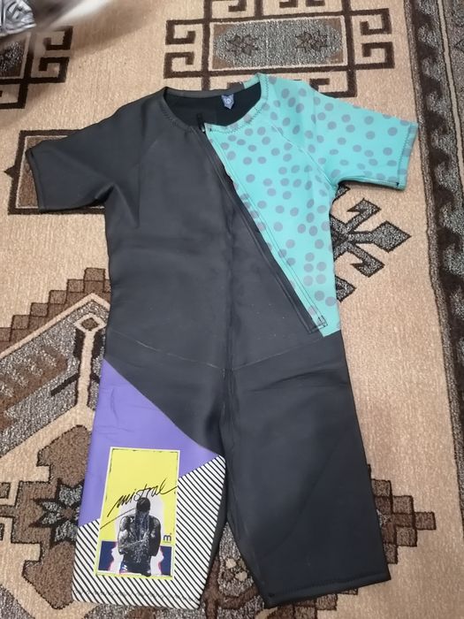 Costum de neopren (mărimea 42)