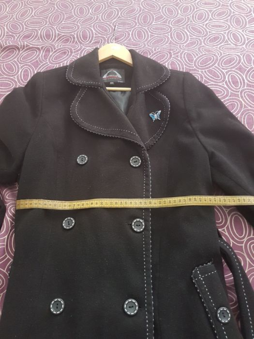 Продавам запазени дамски якета