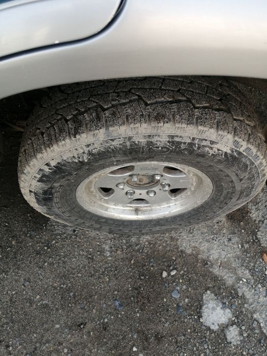 Автомобиль нисан мистраль