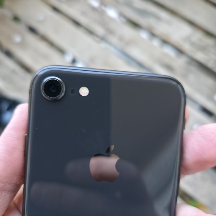 Продава се iPhone 8 64GB Space Gray