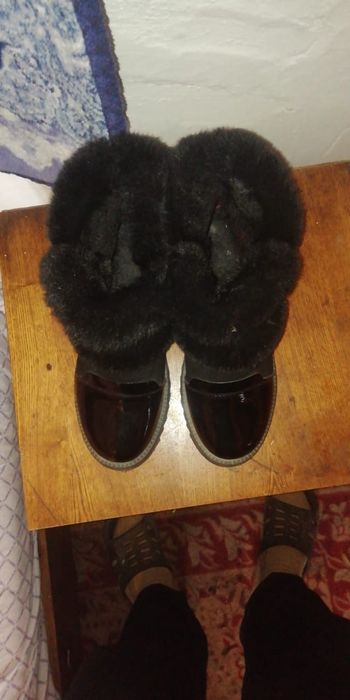 Продам ботинки зимние