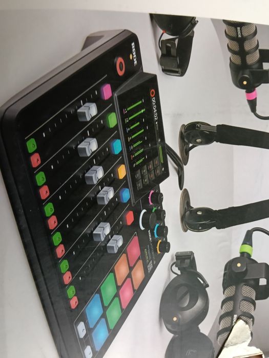 Rodecaster pro 2 podmic streaming podcast kit