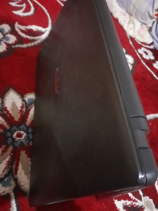 Asus x550c  sotiladi.