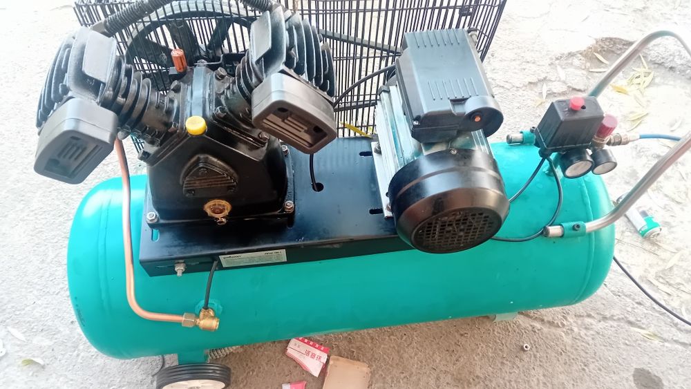 Pollwon konpirisstir 100 talik