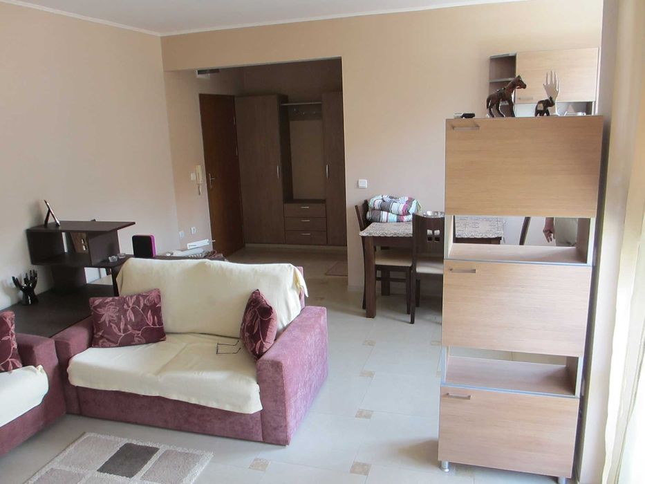 Дава се под наем Двустаен апартамент в Бургас, Център - 55 кв.м за 382.5 € - Снимка #4