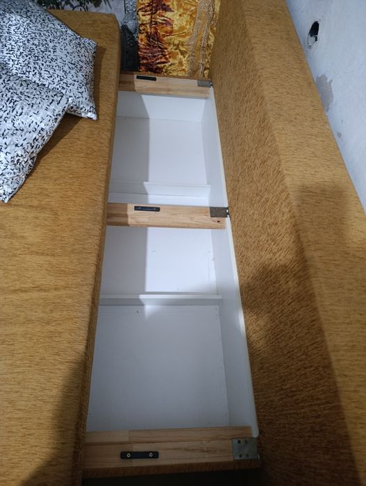 Продам диван 10000