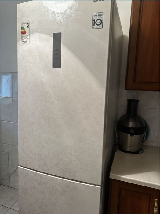 холодильник LG .