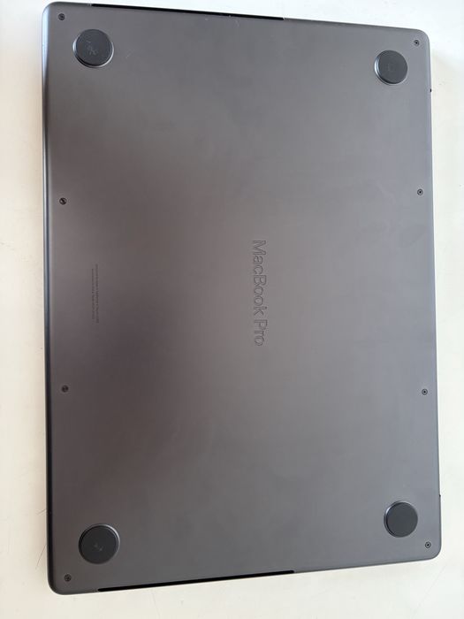 Macbook pro 14 M3 Pro 18/512 GB