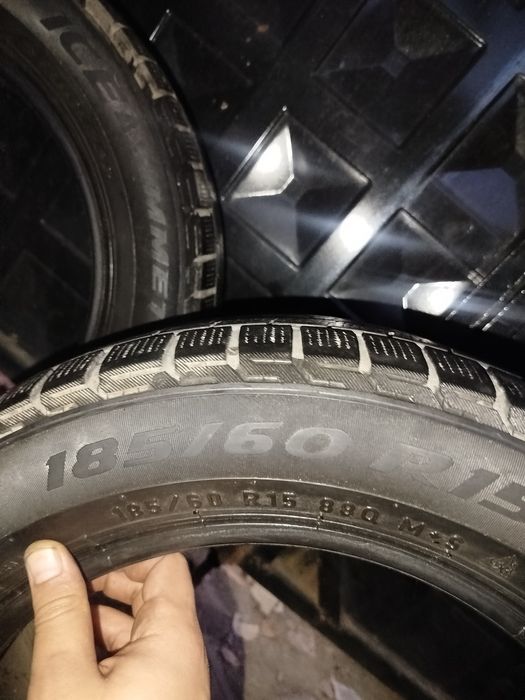 Продам шины 185/60/15 Pirelli