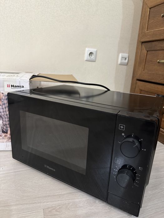 Продам новую микроволновую печь Hansa