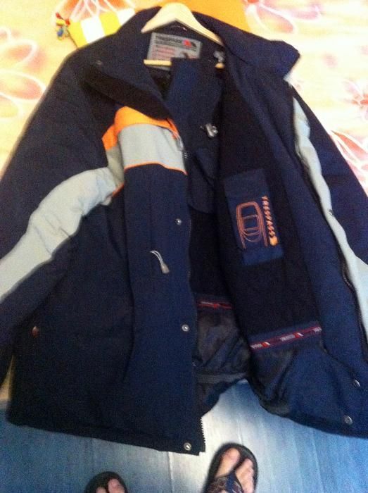 10% discount, geaca impermeabila TRESPASS, multiple buzunare, fermoare