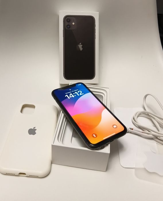 iPhone 11 с документами. АКБ 74%.