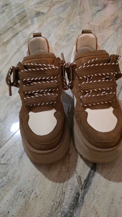 UGG ASTROMEL marime 39