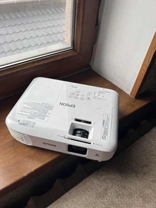 Проектор Epson EB-S05