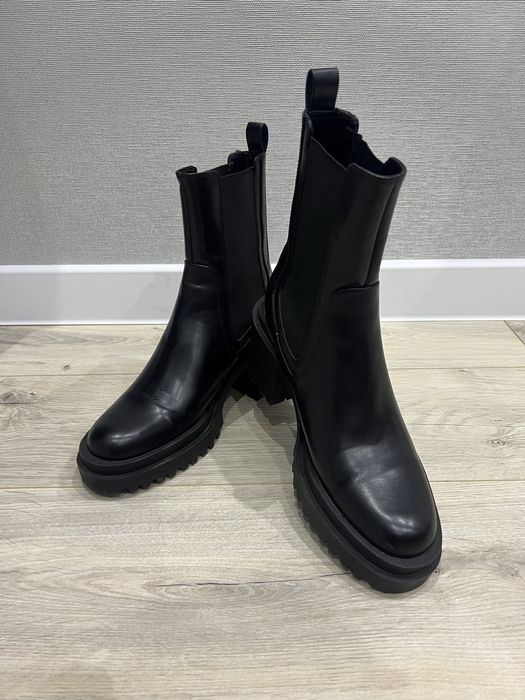 Ботинки Zara Оригинал!Демисезонные,без утепления.Один выход.