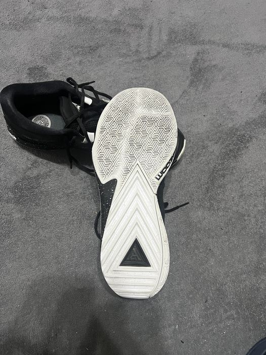 Баскетболни обувки freak 5 oreo 45номер