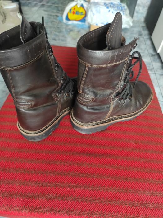 Bocanci din piele 100% naturală, cu talpa cusută. Nr.41