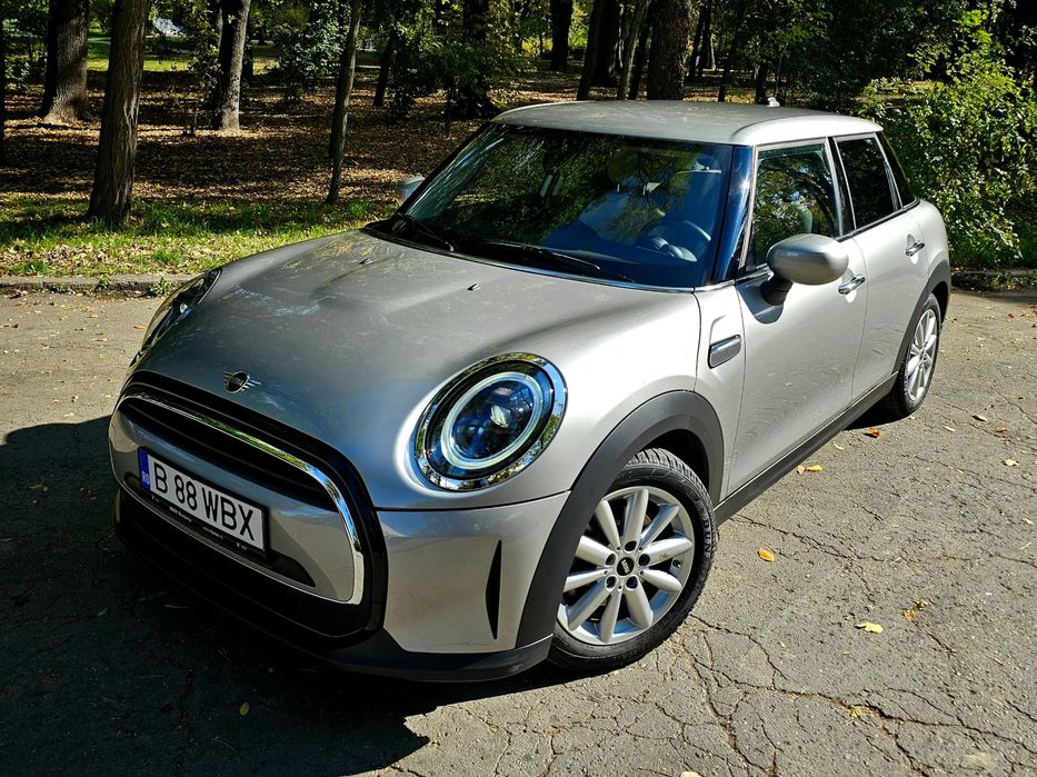 Mini Cooper Unic Proprietar de noua/Keyless/Clima doua zone/Camera/Piele/Navi/Lane