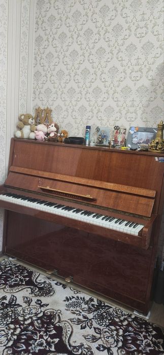 Пианино Красный Октябрь