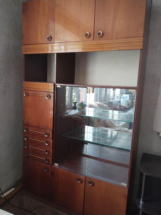 Стенка - сервант с антресолью