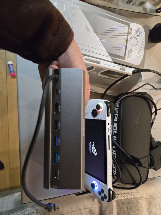 Vand consola Asus Rog Ally