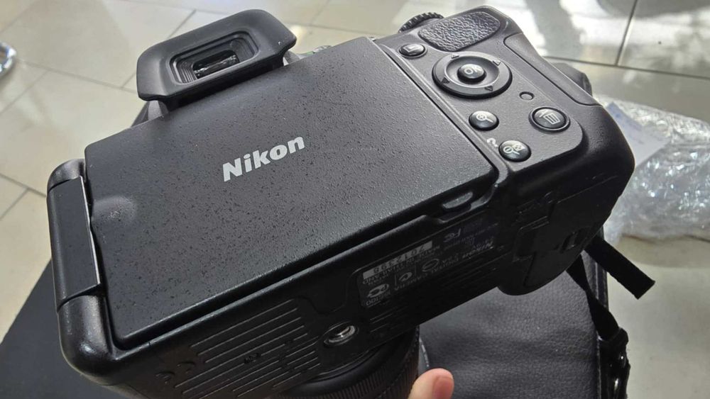 фотоапарат Nikon D5100 + обектив Sigma 18-300mm f/3.5-6.3 DC OS