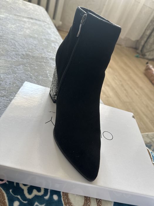 Сапожки женские….