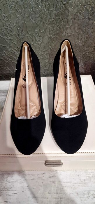 Нови обувки за повод