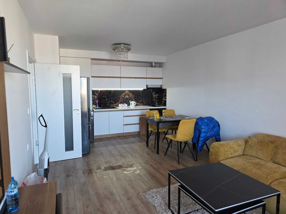 Дава се под наем Двустаен апартамент в Шумен, 5-ти полк - 53 кв.м за 398.82 € - Снимка #1