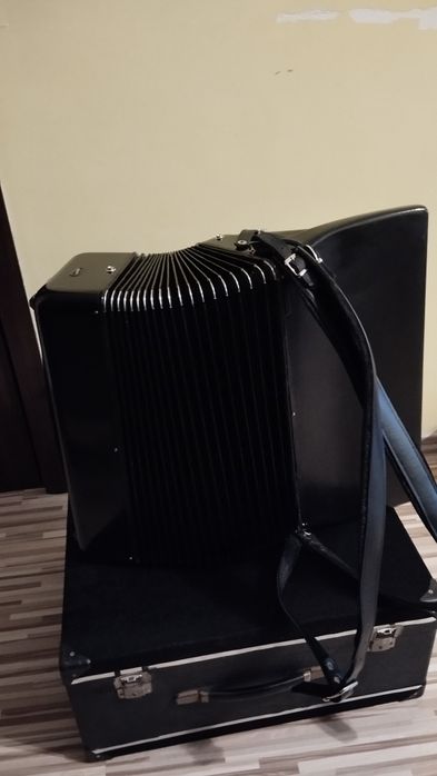 Италиански акордеон 120 баса
