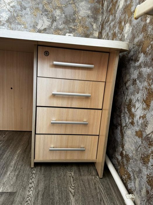 Продам офисный стол