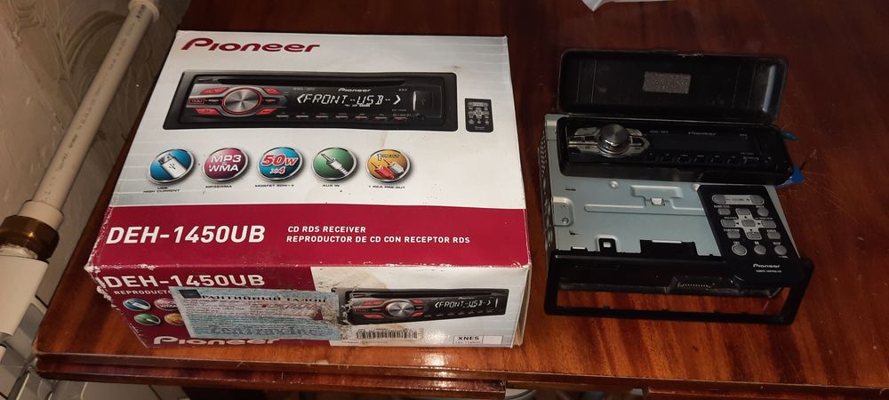Продаю автомагнитолу Pioneer