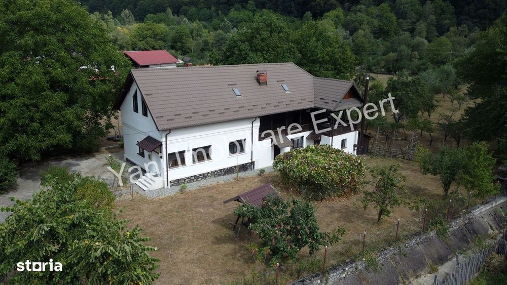 Casă de vânzare în comuna Sălătrucu, județ Argeș.