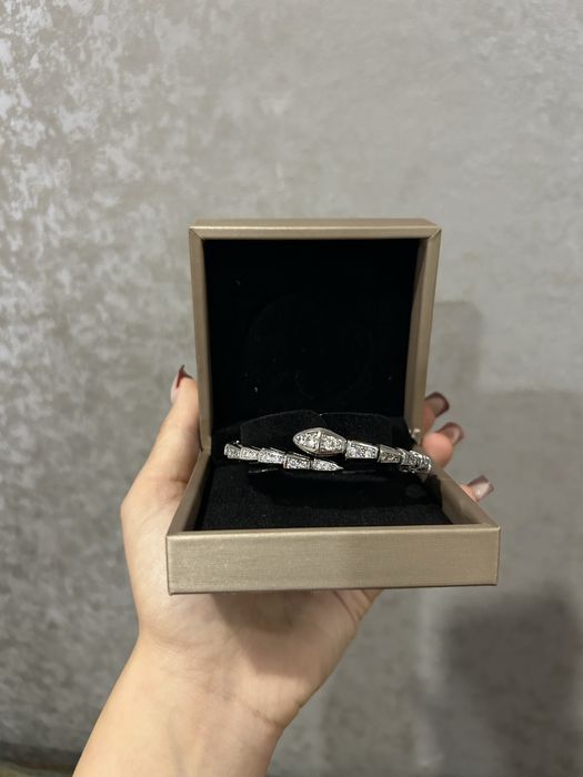 Продам серебряный брослет