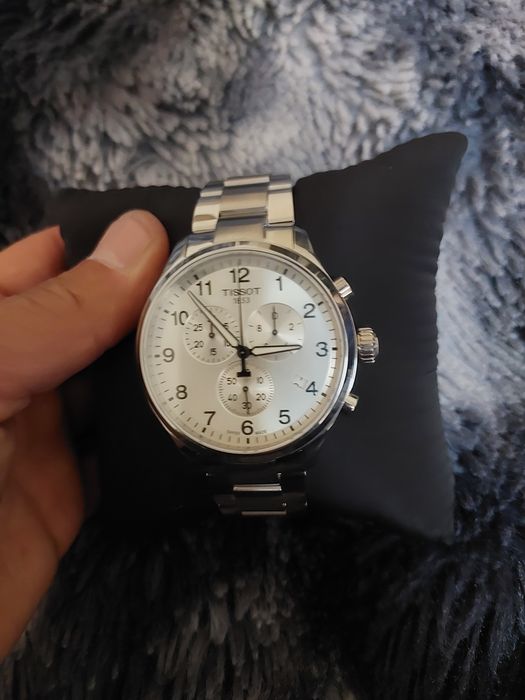 Срочна продам аригинал тиссот новий шветцари не ношений