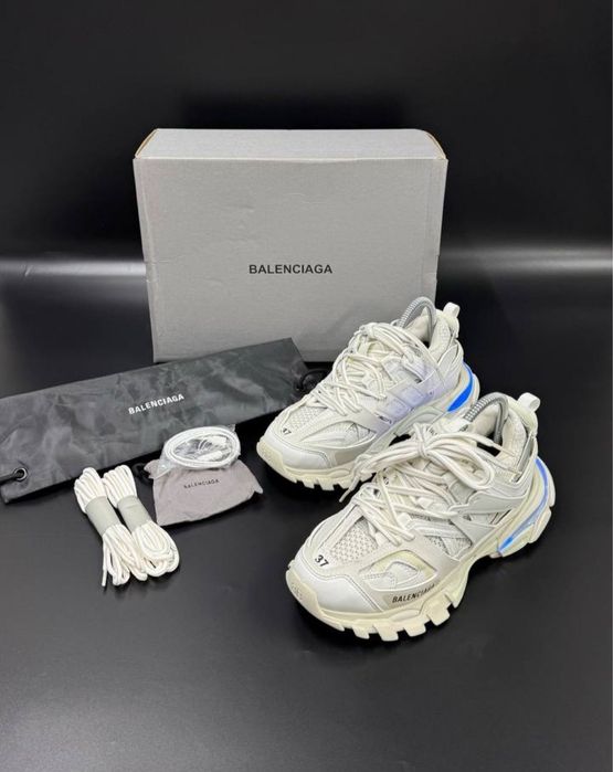 Balenciaga track led