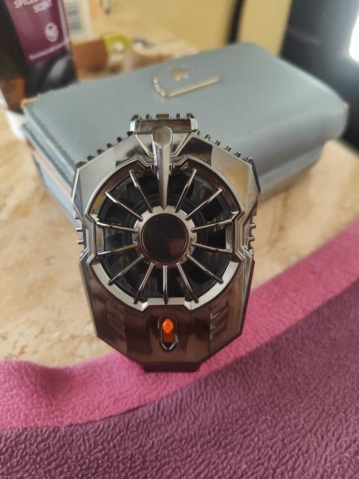 Ventilator pentru racirea telefonului