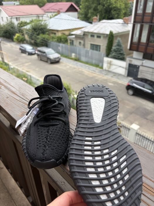 Adidas Yeezy 350 black