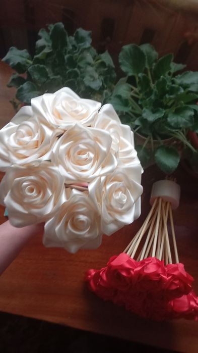 Вечные букеты из атласной ленты