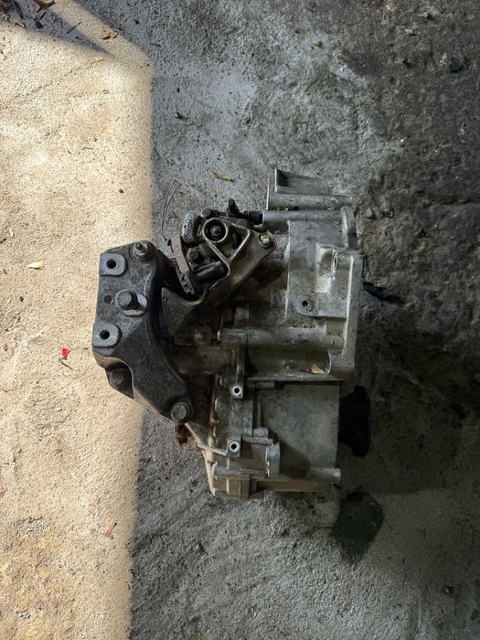 VOLKSWAGEN TOURAN Audi A31.8 TFSI скоростна кутия KXD