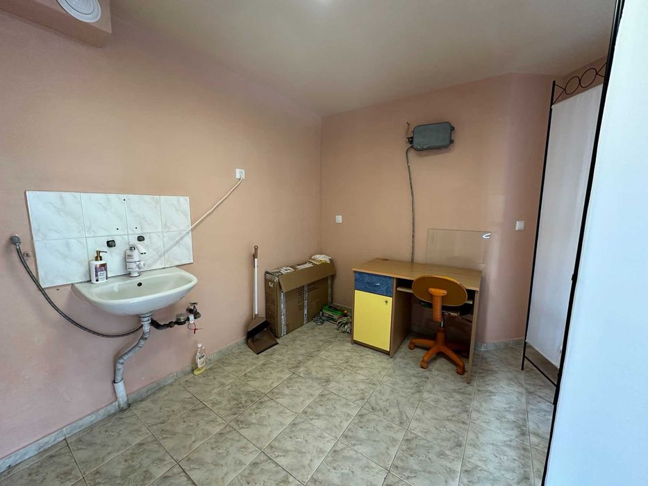 Дава се под наем Магазин в Варна, Лятно кино Тракия - 45 кв.м за 335 € - Снимка #3