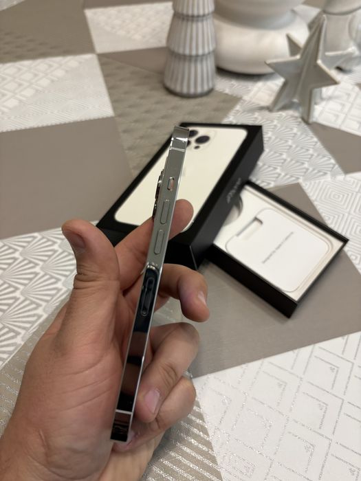 Iphone 13 Pro 128 GB два броя бял и черен € 289 за брой