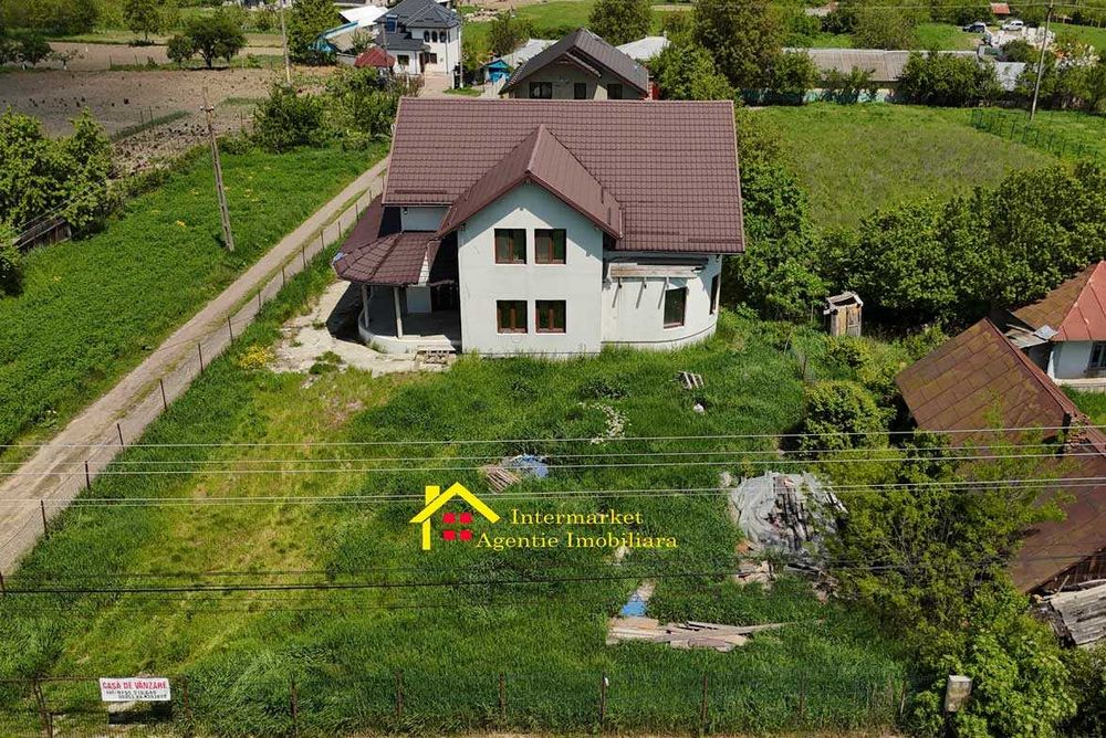 Casa tip vila de vanzare