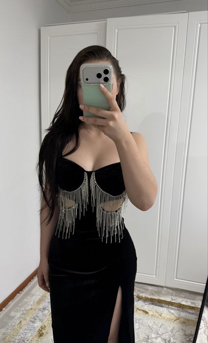 Платье со стразами 7.000 тг