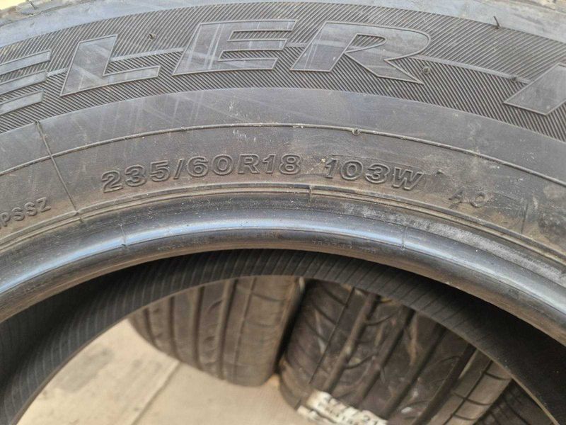 4 Bridgestone R18 235/60
летни гуми
DOT3920