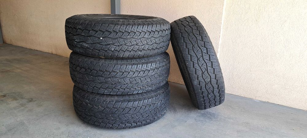 Гуми Toyo open country AT+ с джанти за  Дискавъри 1